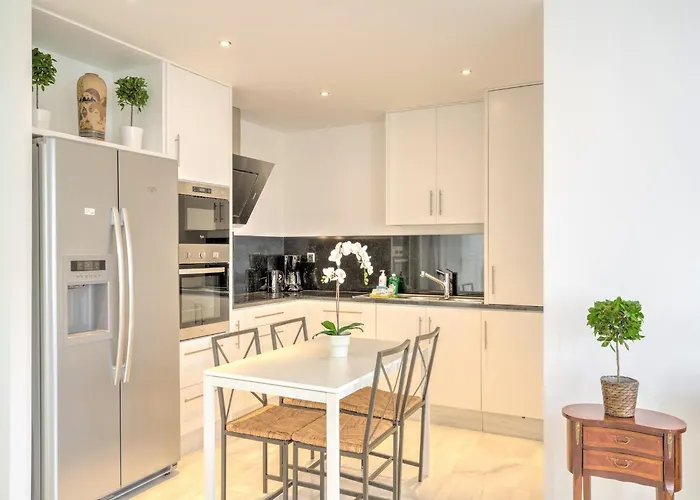 1-Bedroom Lodge Stay In Antwerp